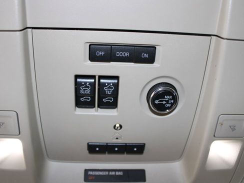 Used 2019 Chevrolet Suburban Premier w/ Max Trailering Package image 57