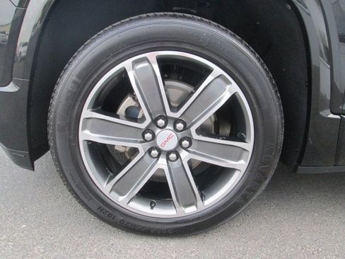 Used 2017 GMC Acadia Denali w/ Technology Package image 8