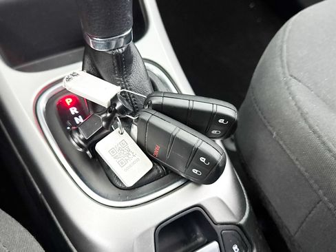 Used 2019 Jeep Compass Sport w/ Tech Group FWD image 34