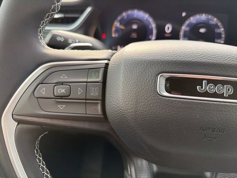 New 2025 Jeep Grand Cherokee 4WD image 18