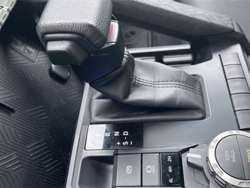 Used 2024 Toyota Tacoma TRD Sport image 19