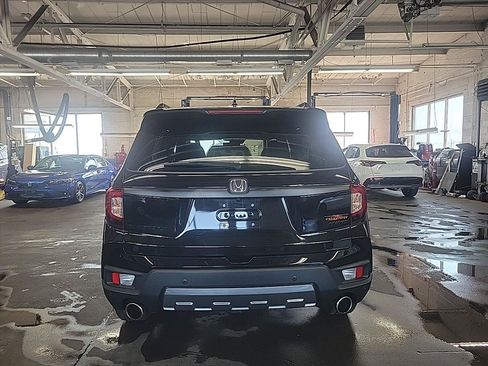 Used 2023 Honda Passport TrailSport image 4