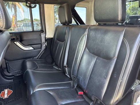 Used 2014 Jeep Wrangler Unlimited Sahara w/ Max Tow Package image 17