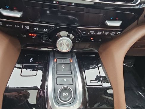 Certified 2024 Acura MDX SH-AWD w/ Technology Package image 17