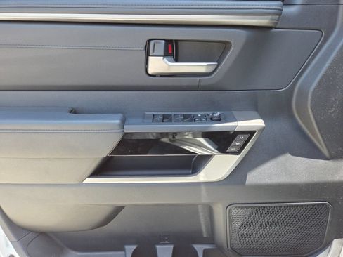 Used 2025 Toyota Tundra Limited AWD/4WD image 24