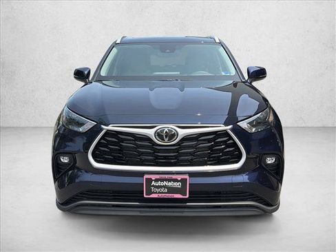New 2026 Toyota Highlander XLE AWD/4WD image 2