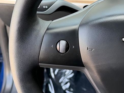 Used 2023 Tesla Model 3 Standard Range image 36