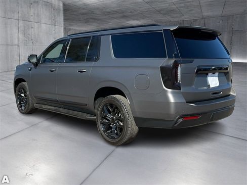 Used 2021 GMC Yukon XL SLT image 4