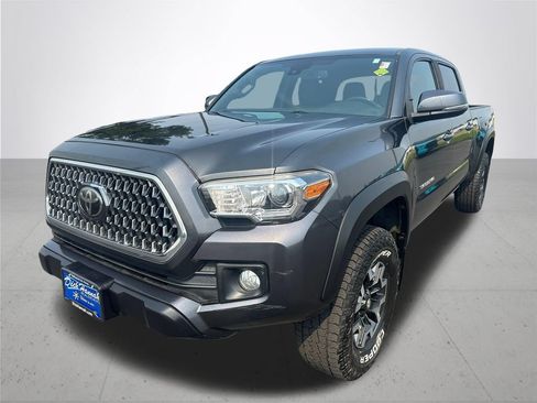 Used 2019 Toyota Tacoma TRD Off-Road w/ Technology Package AWD/4WD image 2