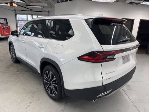 Used 2025 Toyota Grand Highlander AWD Hybrid image 8