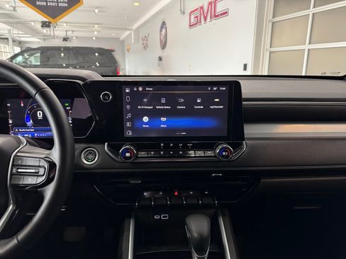 Certified 2023 Chevrolet Colorado LT w/ LT Convenience Package image 17