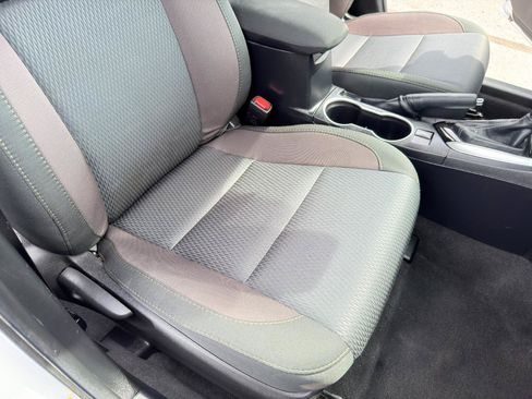 Used 2019 Toyota Corolla LE FWD image 31