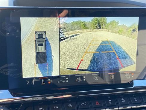 Used 2025 Chevrolet Silverado 1500 ZR2 w/ Technology Package image 31