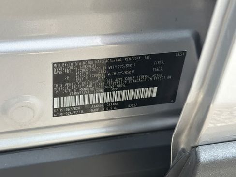 Used 2024 Toyota RAV4 LE AWD/4WD image 31