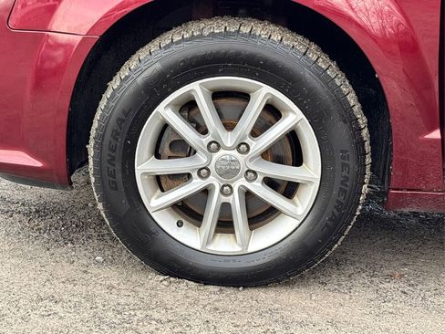 Used 2019 Dodge Grand Caravan SXT image 14