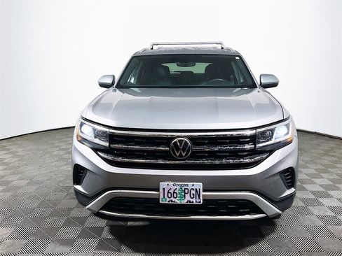 Used 2023 Volkswagen Atlas Cross Sport SE image 3