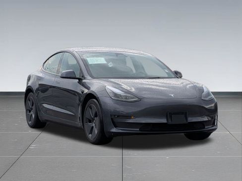 Used 2023 Tesla Model 3 Standard Range RWD image 8