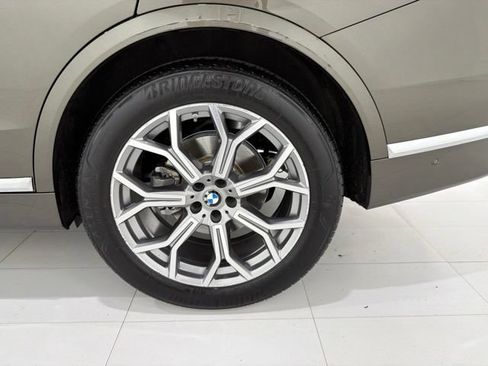 Used 2024 BMW X7 xDrive40i w/ Parking Assistance Package AWD/4WD image 49