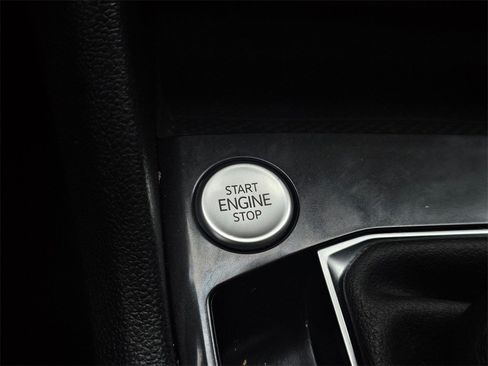 Used 2022 Volkswagen Tiguan SE image 23