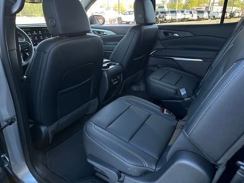 New 2026 Chevrolet Traverse LT w/ Sun and Wheel Package image 15
