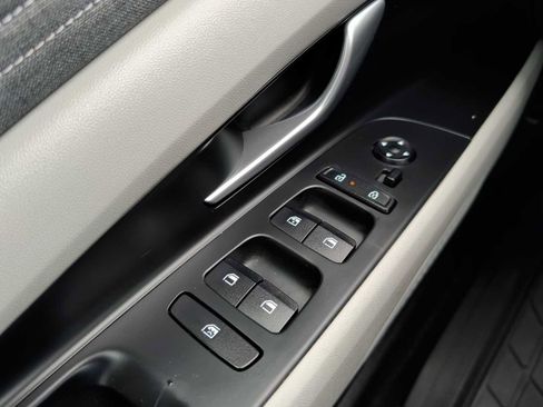 Used 2024 Hyundai Elantra Limited image 15