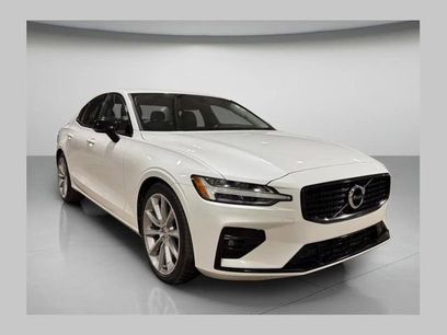Used 2021 Volvo S60 T5 Momentum