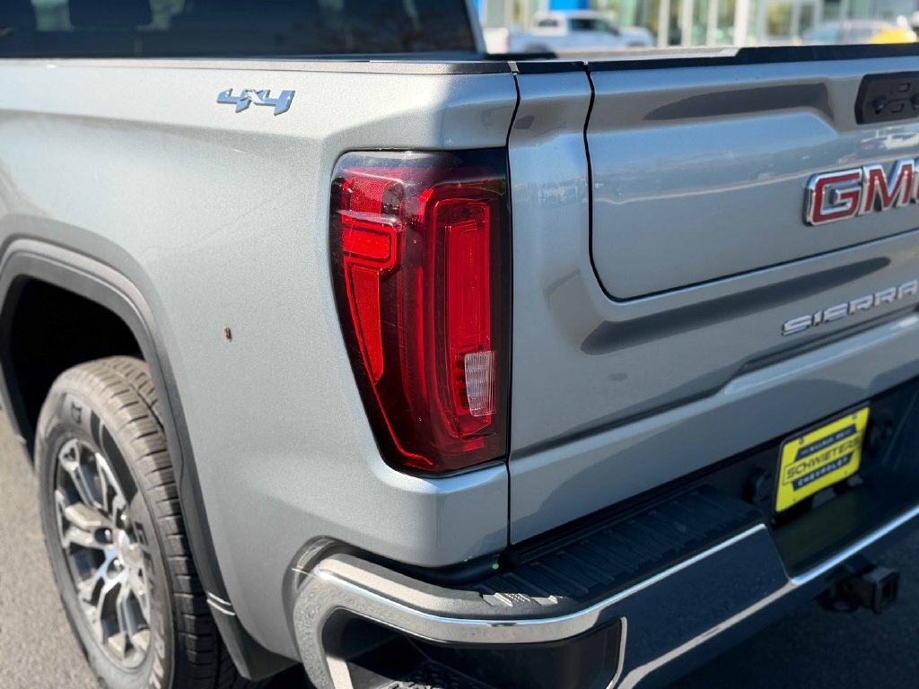 Used 2025 GMC Sierra 1500 SLT AWD/4WD image 10