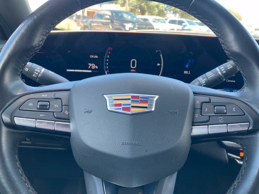 Used 2025 Cadillac XT4 Premium Luxury FWD image 13
