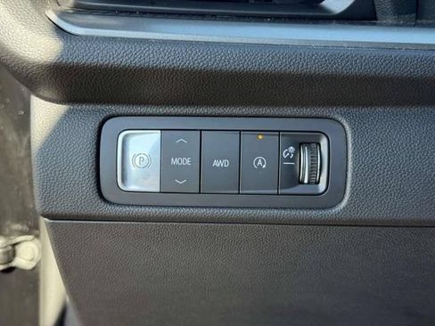 Used 2026 Chevrolet Traverse LT AWD/4WD image 21