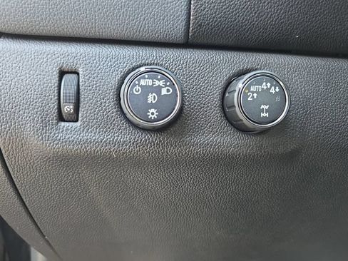 Used 2021 Chevrolet Colorado Z71 w/ Safety Package AWD/4WD image 25