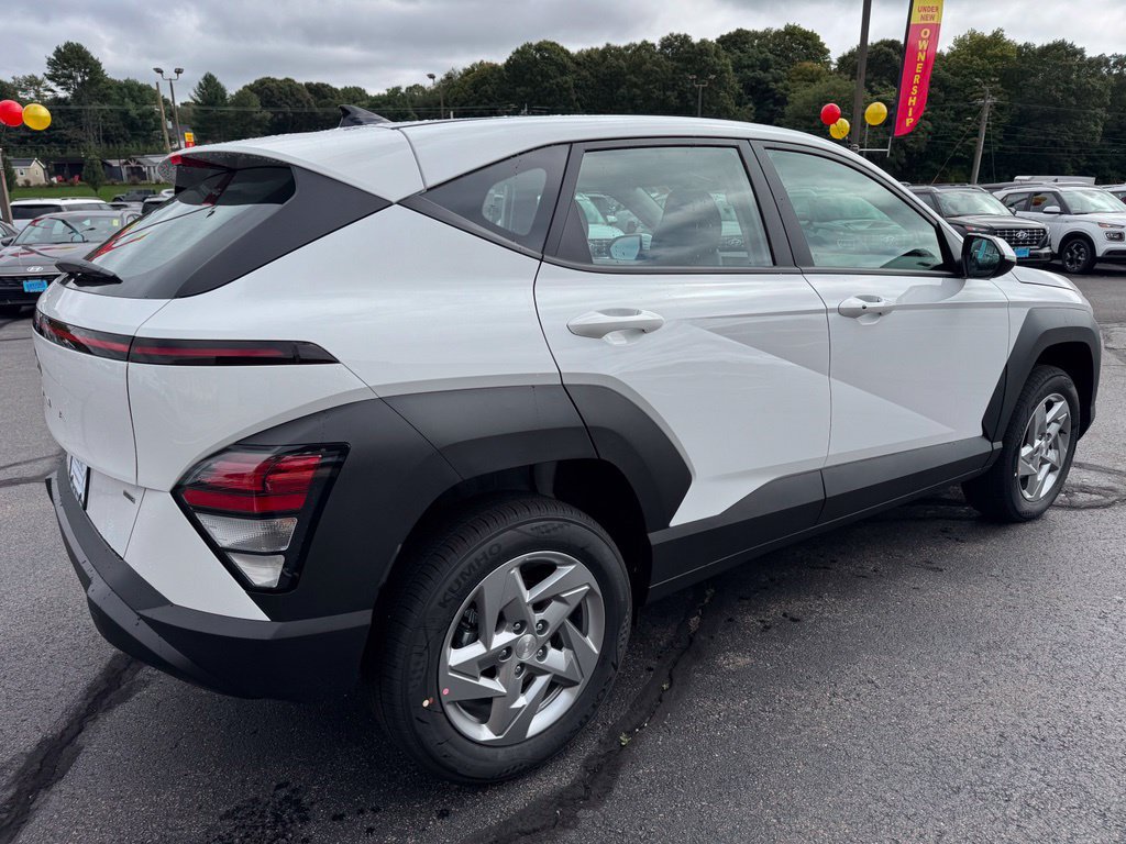 New 2027 Hyundai Kona SE AWD/4WD image 5
