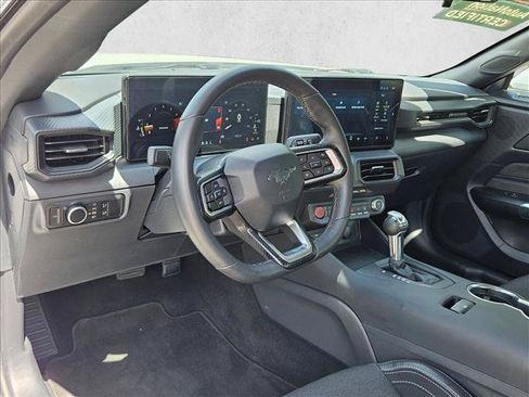 Used 2025 Ford Mustang Coupe RWD image 9