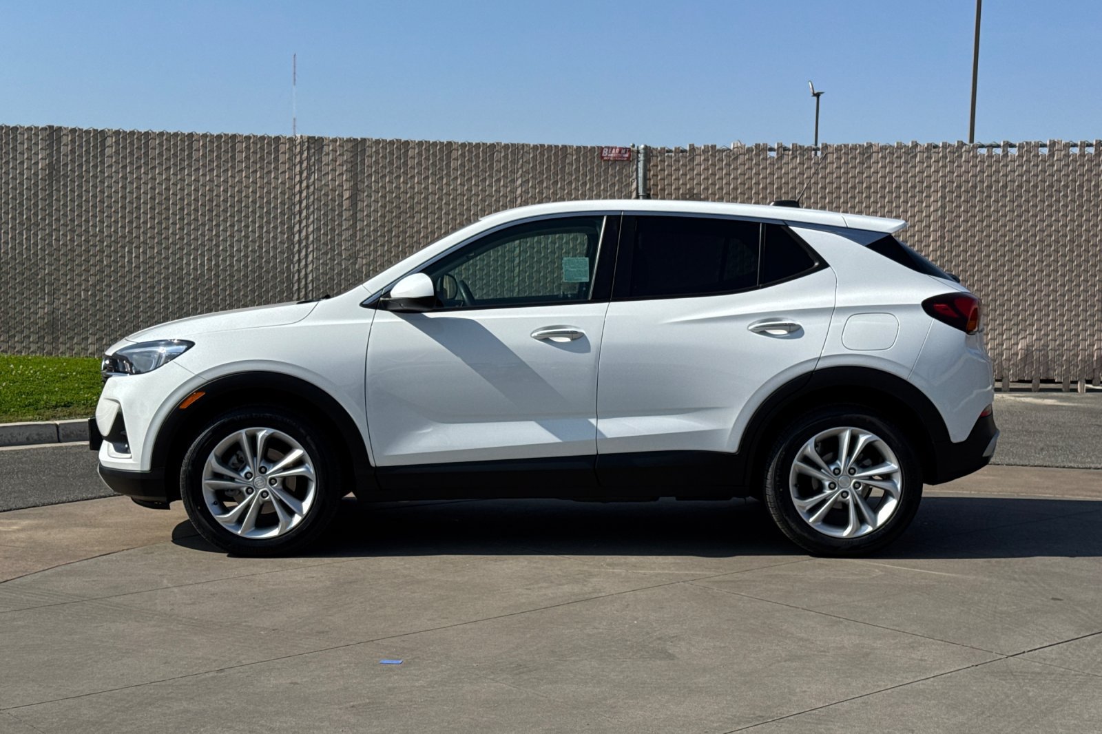 Used 2023 Buick Encore GX Preferred w/ Cold Weather Comfort Package FWD image 7