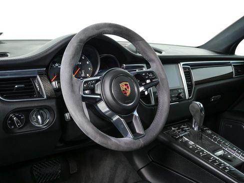 Certified 2017 Porsche Macan GTS image 4