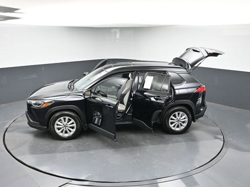 Used 2025 Toyota Corolla Cross LE image 42