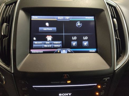 Used 2015 Ford Edge Titanium w/ Technology Package FWD image 25