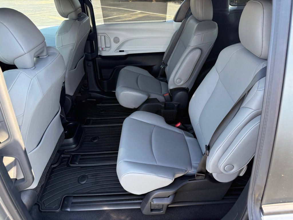 Certified 2026 Toyota Sienna XLE AWD/4WD image 33