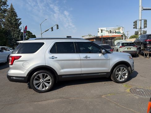 Used 2018 Ford Explorer Limited AWD/4WD image 9