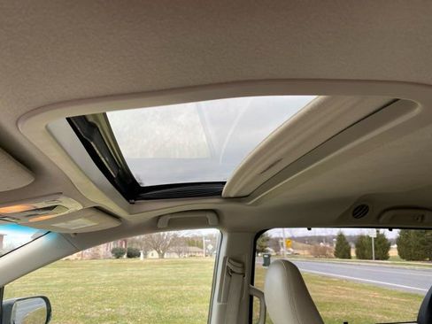 Used 2014 Toyota Sienna XLE image 13