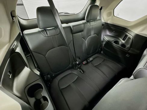 Used 2025 Honda Pilot Touring image 28