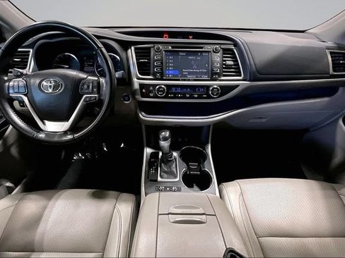 Used 2019 Toyota Highlander Limited AWD/4WD image 18