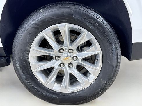 Used 2023 Chevrolet Suburban Premier image 32