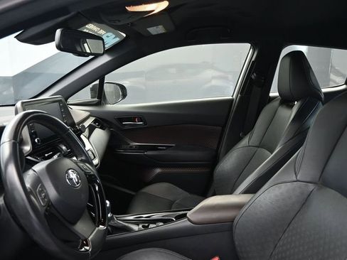 Used 2019 Toyota C-HR Limited FWD image 23