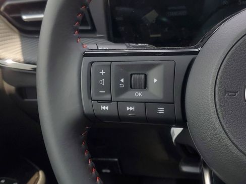 New 2025 Nissan Kicks SR image 16