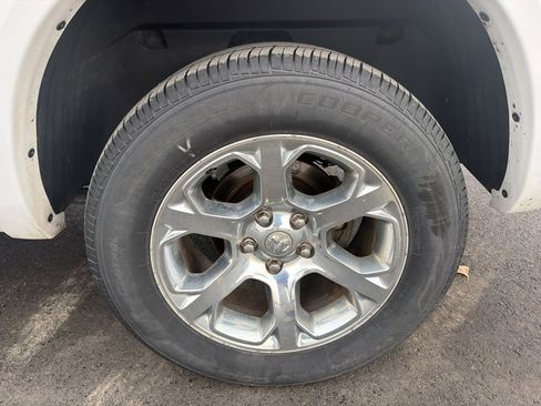 Used 2017 RAM 1500 Laramie w/ Convenience Group image 9