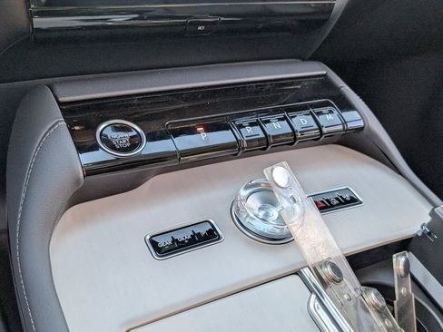 New 2026 Lincoln Navigator L Reserve AWD/4WD image 17
