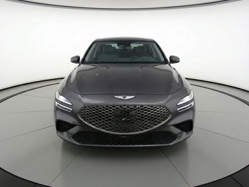 Used 2025 Genesis G70 2.5T image 2