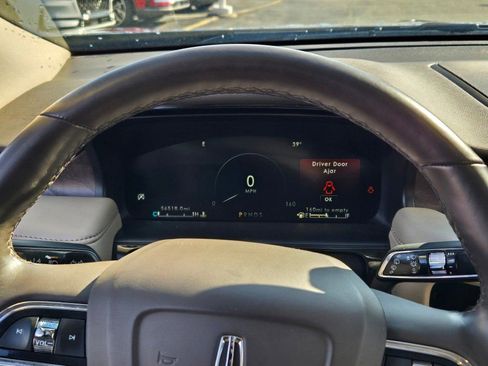 Used 2022 Lincoln Nautilus Reserve image 33