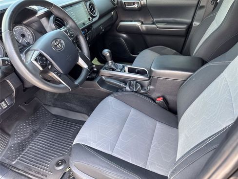 Used 2023 Toyota Tacoma TRD Off-Road w/ Advanced Technology Package AWD/4WD image 10