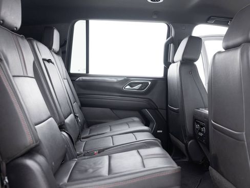 Used 2023 Chevrolet Suburban RST image 33